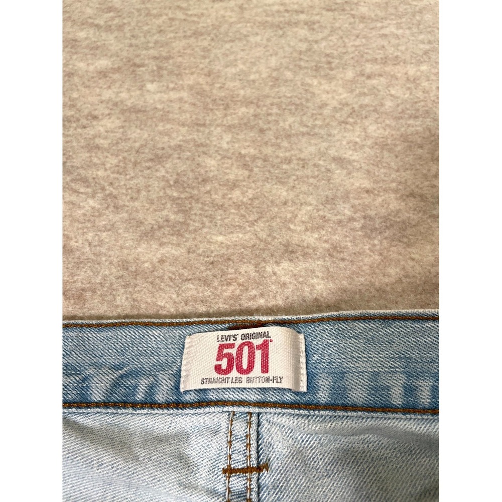 Levis 501 Original Fit Jeans Mens 38x34 Blue Denim Cotton High Rise Light Wash - Picture 3 of 16